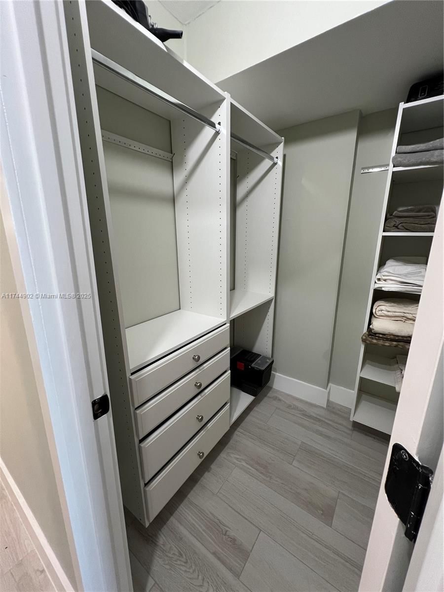 Real estate property located at 1800 Andrews Ave #5D, Broward, Drake Tower Condo, Fort Lauderdale, FL