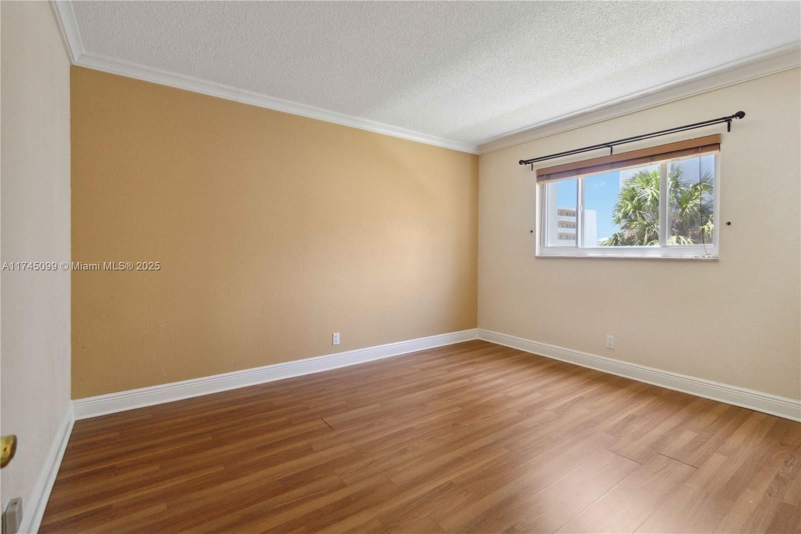 Real estate property located at 301 14th Ave #201, Broward, Meadowbrook Towers Condo, Hallandale Beach, FL