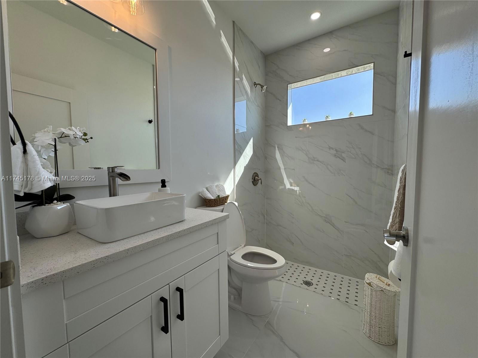 Real estate property located at 2012 NW 16 TER, Lee, Cape Coral, Cape Coral, FL