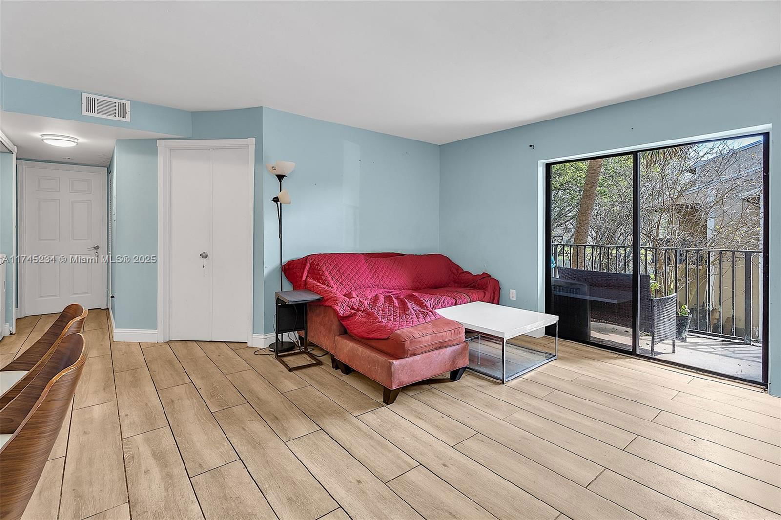 Real estate property located at 251 Palm Cir W #207, Broward, Palms Of Pembroke Condo, Pembroke Pines, FL