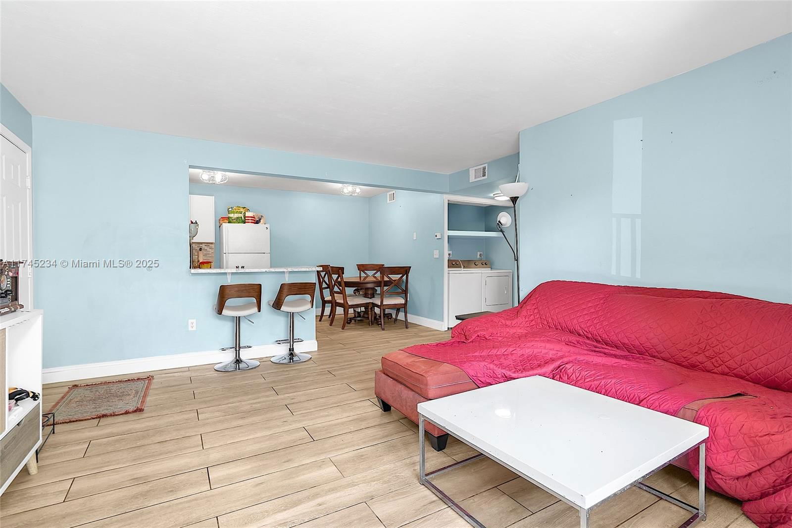 Real estate property located at 251 Palm Cir W #207, Broward, Palms Of Pembroke Condo, Pembroke Pines, FL