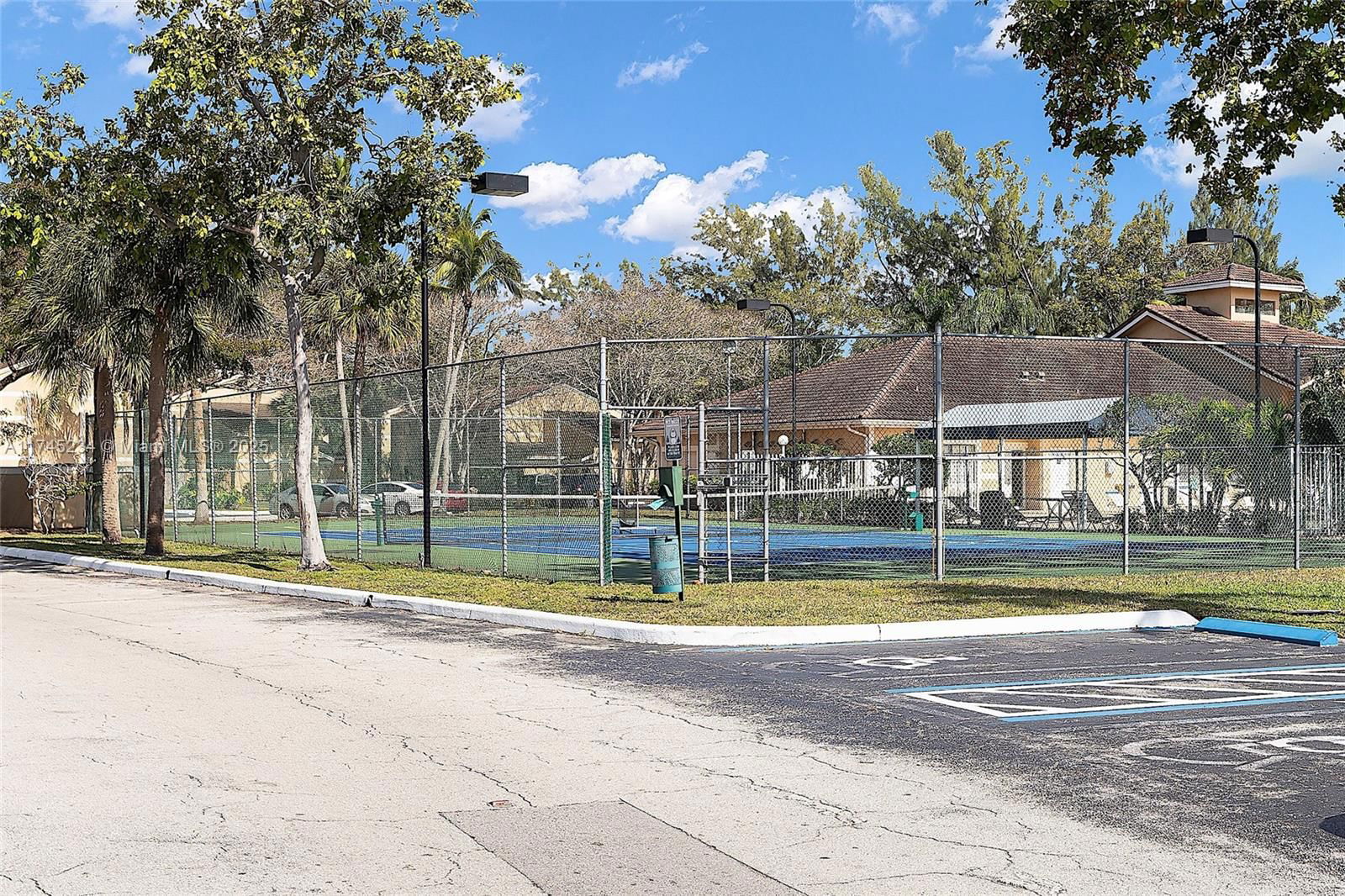 Real estate property located at 251 Palm Cir W #207, Broward, Palms Of Pembroke Condo, Pembroke Pines, FL