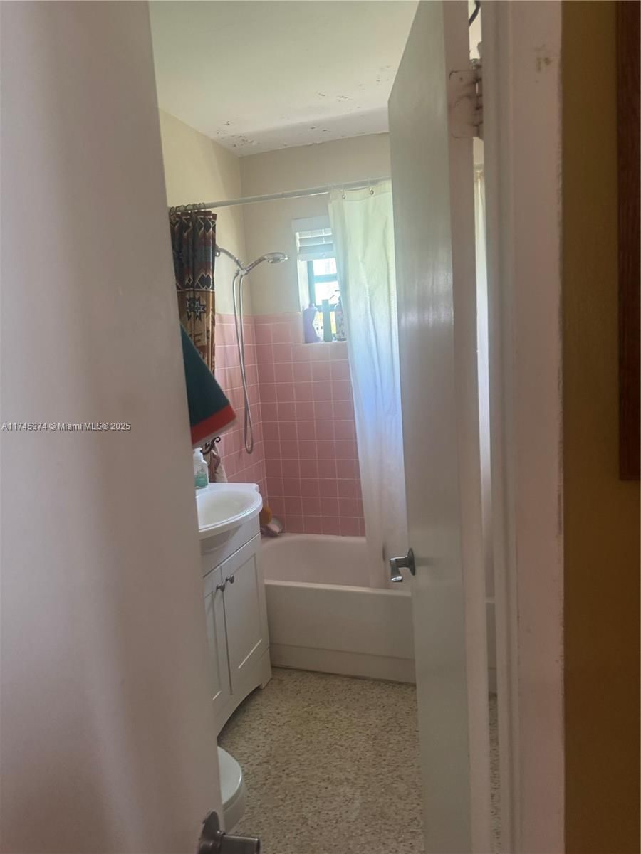 Real estate property located at 6005 108th Pl, Miami-dade, Westwood Ests 3rd Addn, Miami, FL