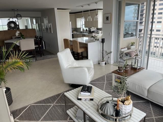 Real estate property located at 5200 Ocean Blvd #915A, Broward, Sea Ranch Lakes North Con, Lauderdale By The Sea, FL