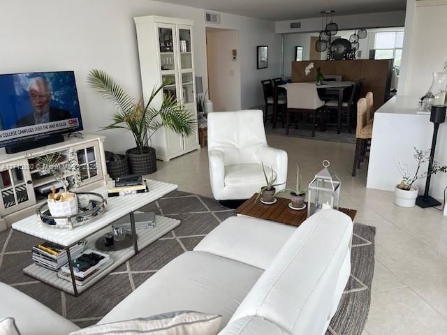 Real estate property located at 5200 Ocean Blvd #915A, Broward, Sea Ranch Lakes North Con, Lauderdale By The Sea, FL