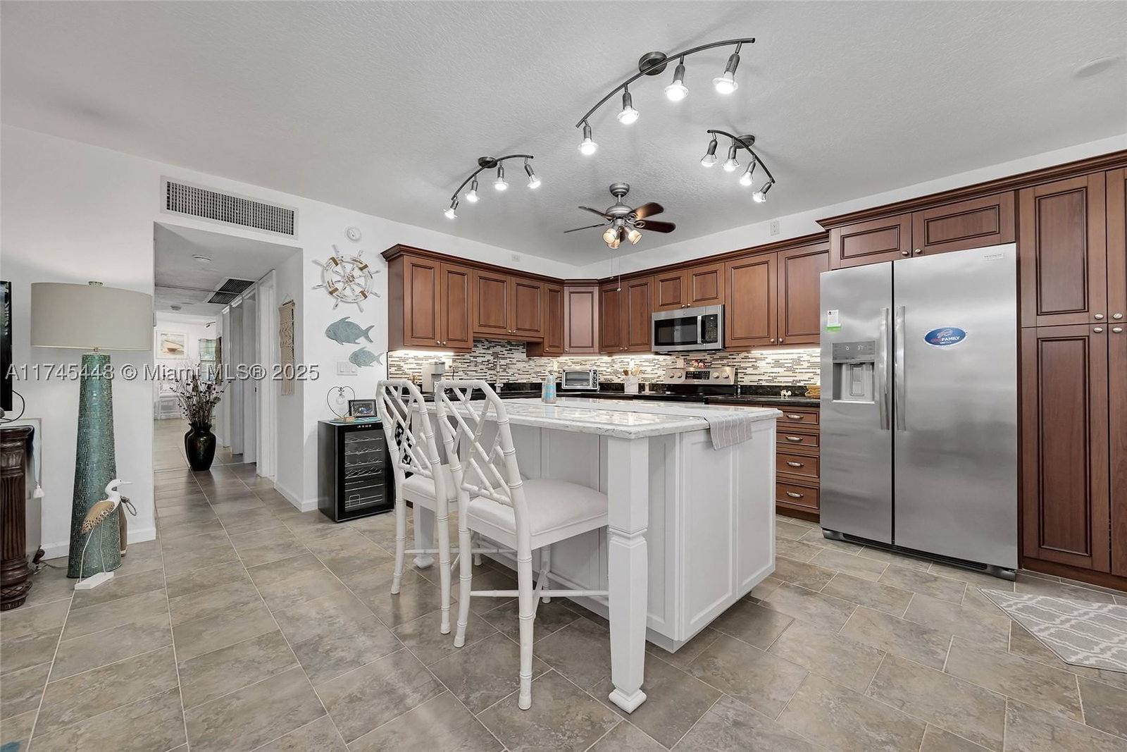 Real estate property located at 5208 24th Ter F318, Broward, Maybury Mansions Condo, Fort Lauderdale, FL