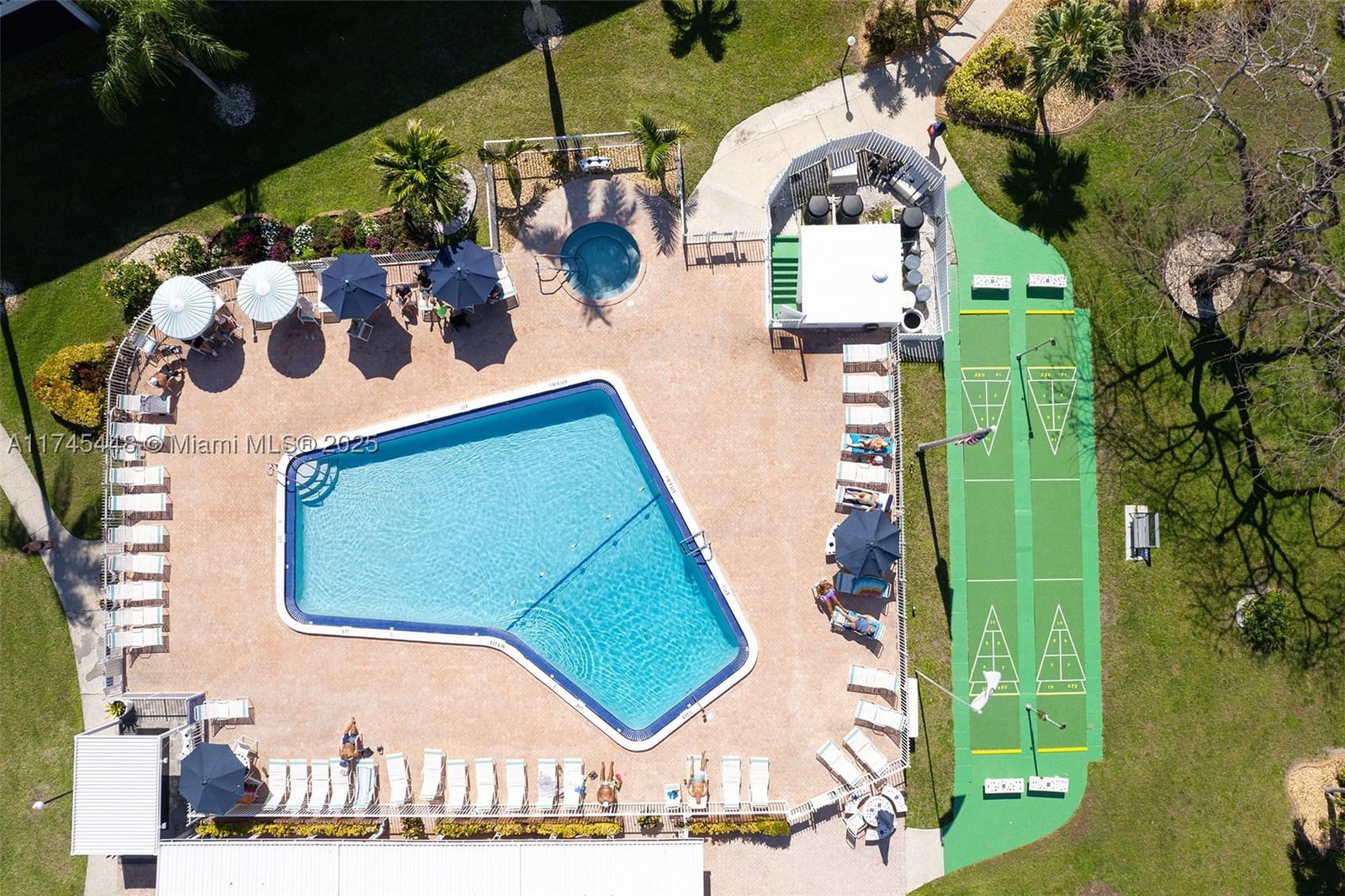 Real estate property located at 5208 24th Ter F318, Broward, Maybury Mansions Condo, Fort Lauderdale, FL