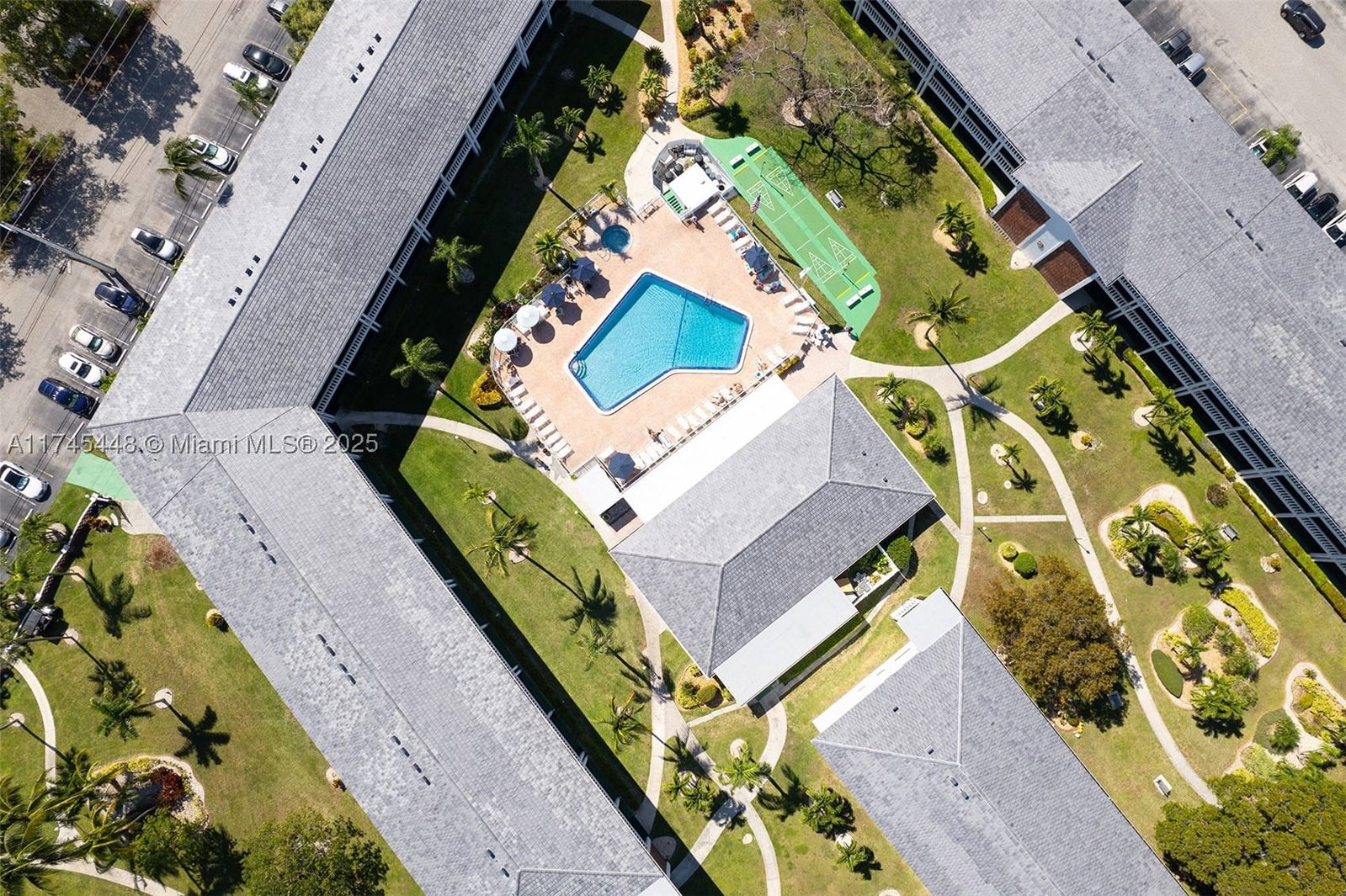 Real estate property located at 5208 24th Ter F318, Broward, Maybury Mansions Condo, Fort Lauderdale, FL