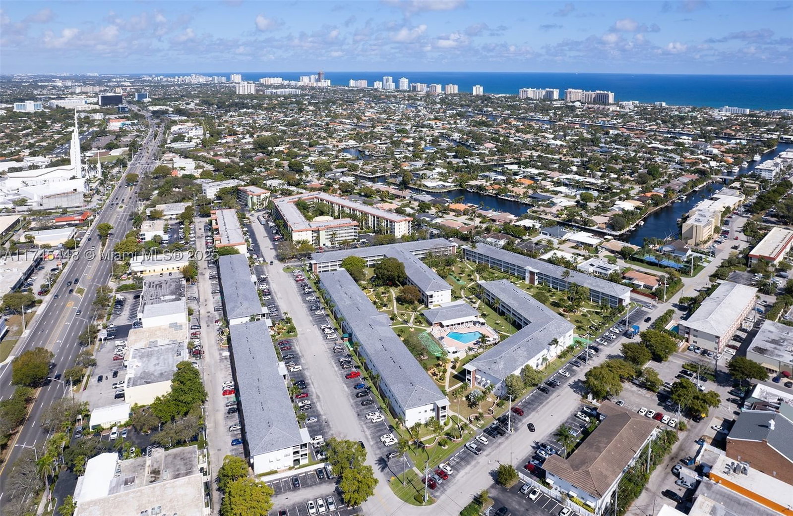 Real estate property located at 5208 24th Ter F318, Broward, Maybury Mansions Condo, Fort Lauderdale, FL