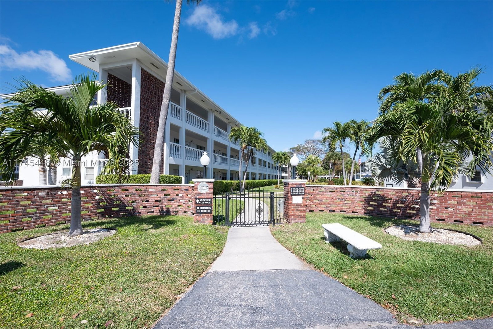 Real estate property located at 5208 24th Ter F318, Broward, Maybury Mansions Condo, Fort Lauderdale, FL