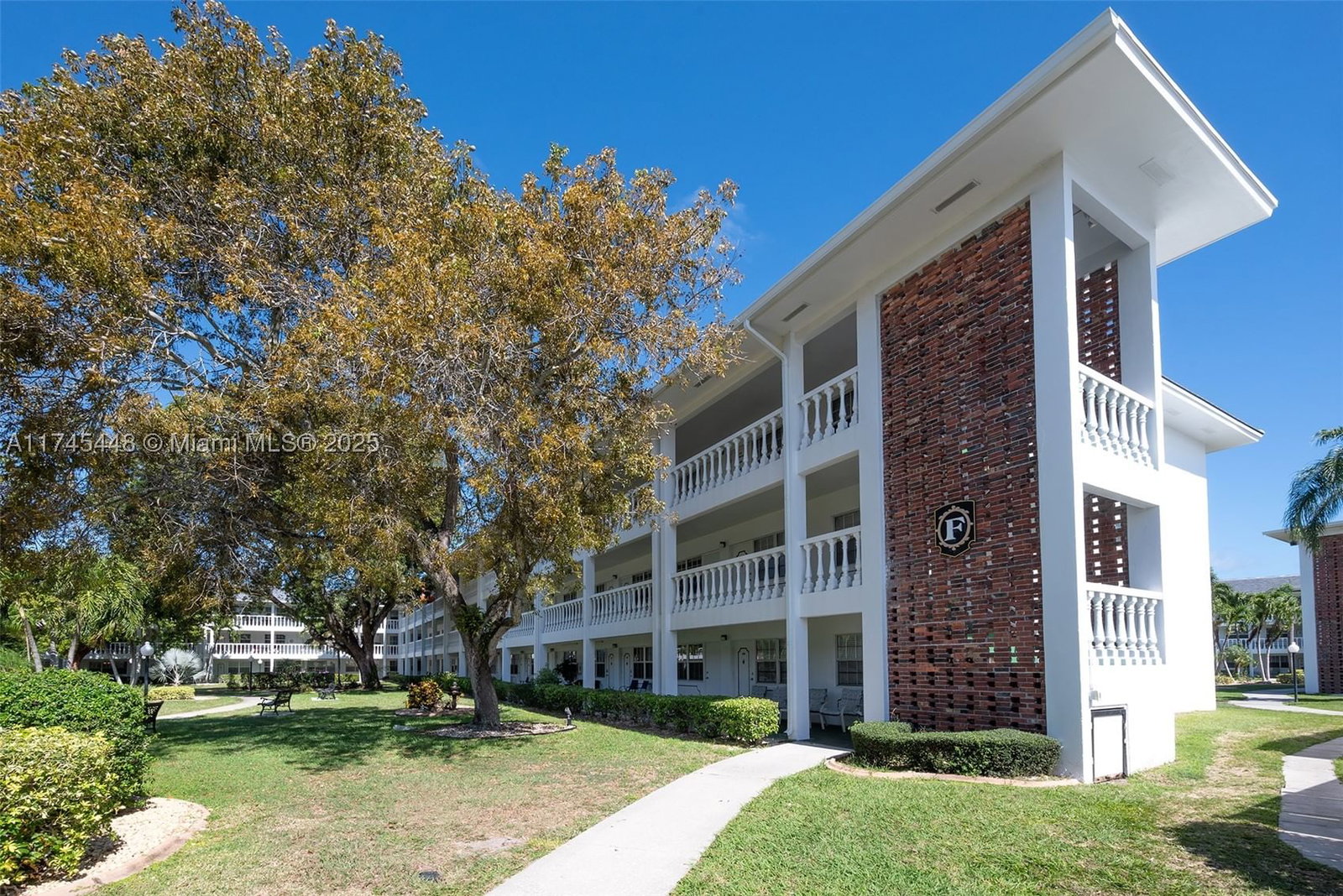 Real estate property located at 5208 24th Ter F318, Broward, Maybury Mansions Condo, Fort Lauderdale, FL