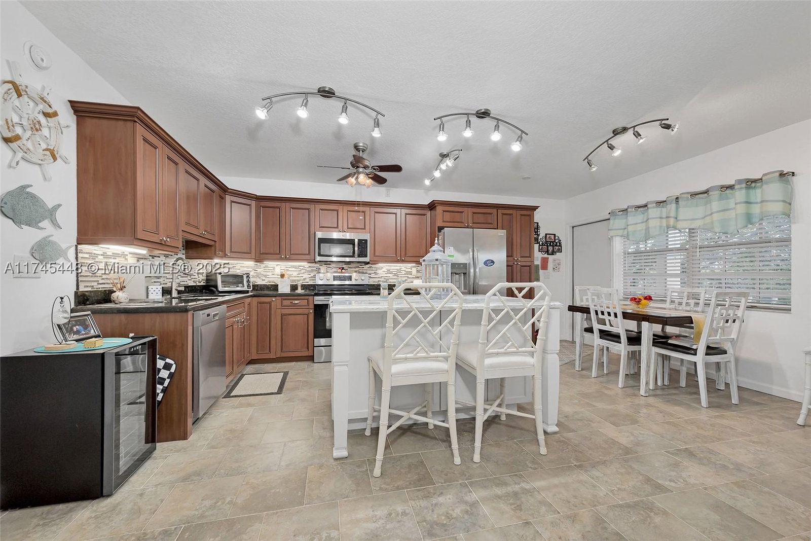 Real estate property located at 5208 24th Ter F318, Broward, Maybury Mansions Condo, Fort Lauderdale, FL