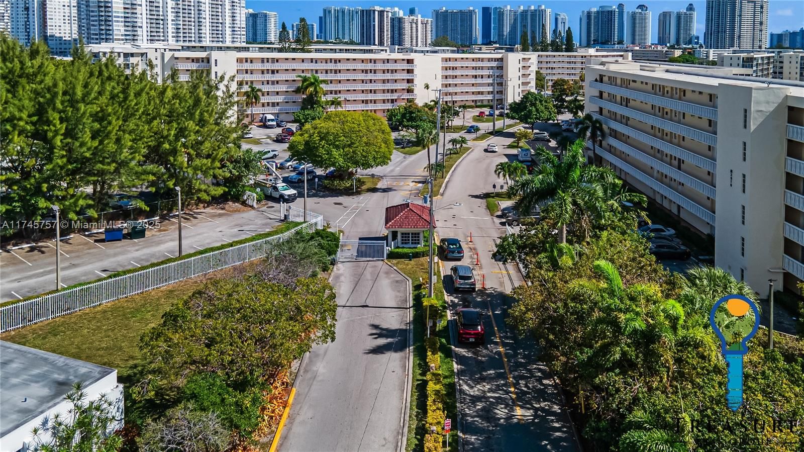 Real estate property located at 2910 Point East Dr M511, Miami-dade, Point East Sec Iii Condo, Aventura, FL