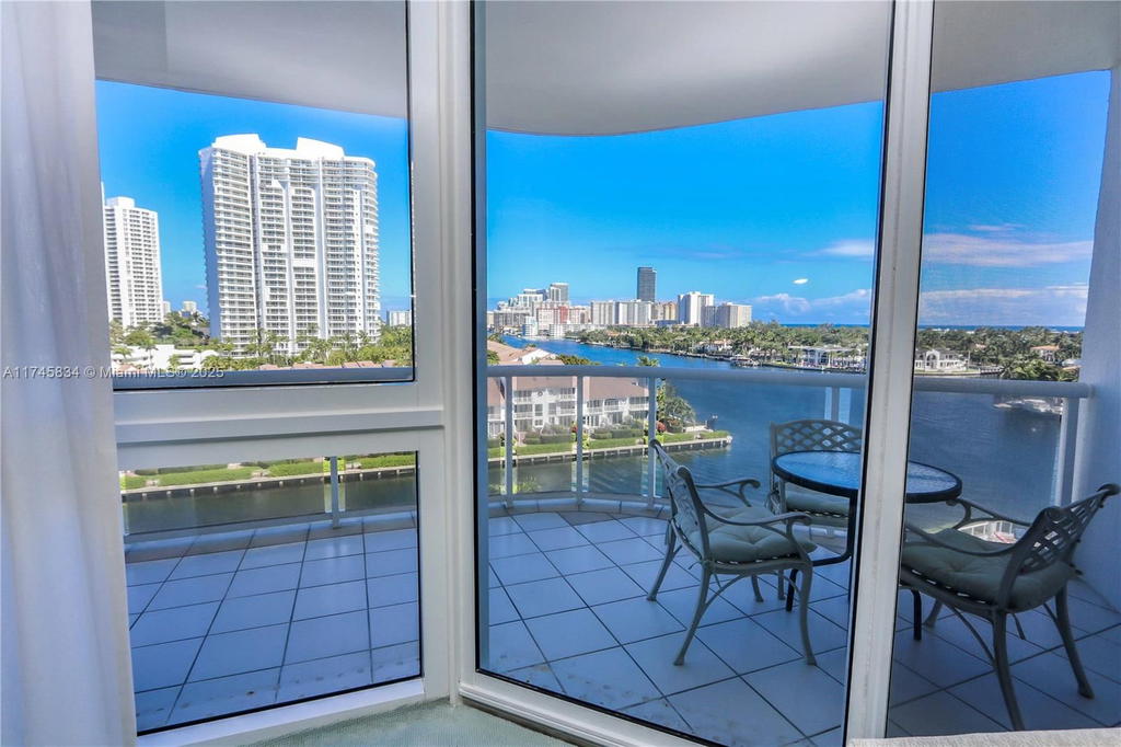 Real estate property located at 3801 207th St #704, Miami-dade, One Island Place Condo 1, Aventura, FL