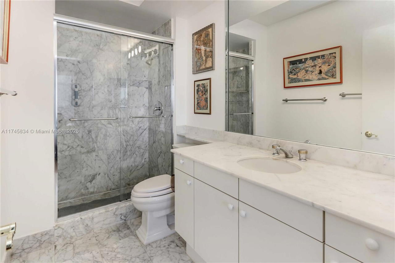 Real estate property located at 3801 207th St #704, Miami-dade, One Island Place Condo 1, Aventura, FL