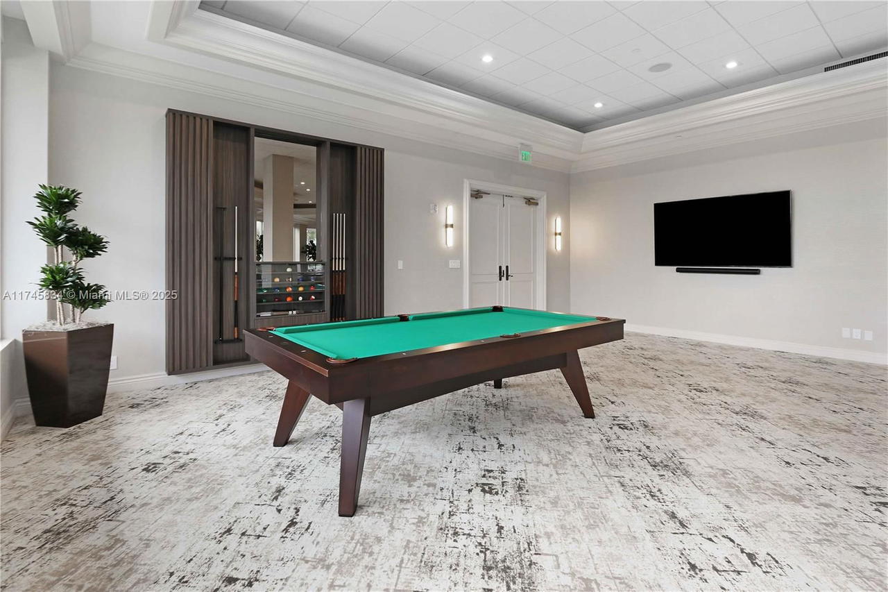 Real estate property located at 3801 207th St #704, Miami-dade, One Island Place Condo 1, Aventura, FL