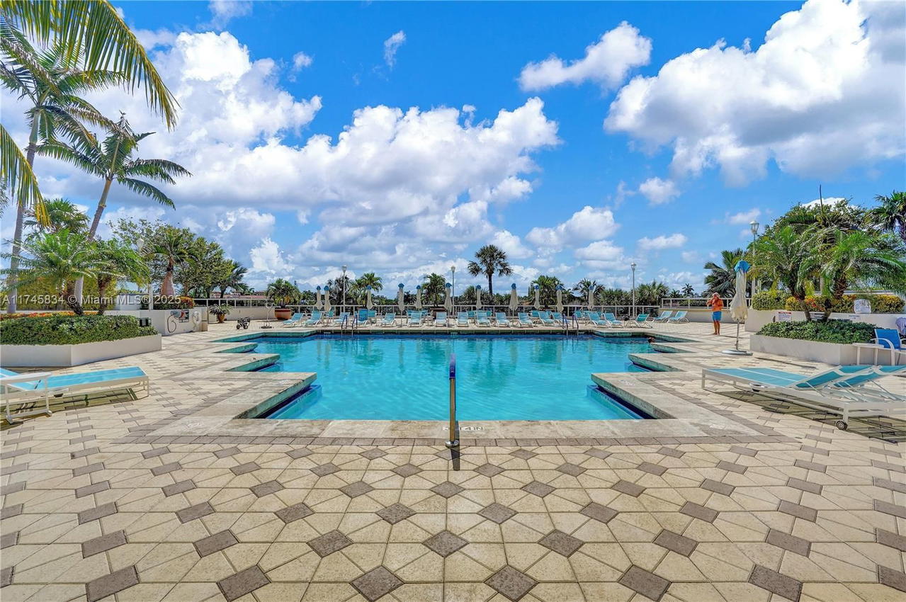 Real estate property located at 3801 207th St #704, Miami-dade, One Island Place Condo 1, Aventura, FL