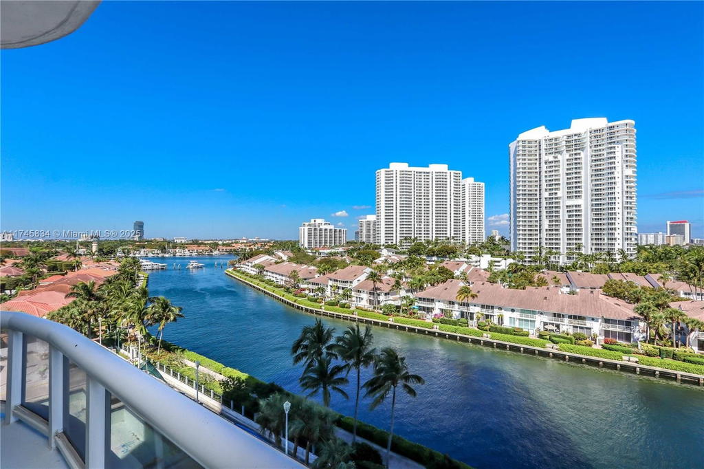 Real estate property located at 3801 207th St #704, Miami-dade, One Island Place Condo 1, Aventura, FL