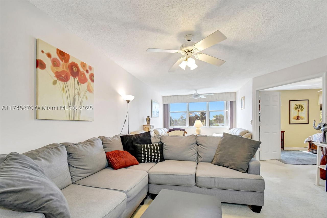 Real estate property located at 10456 24th Pl #209, Broward, Sunrise Lakes 210 Condo, Sunrise, FL