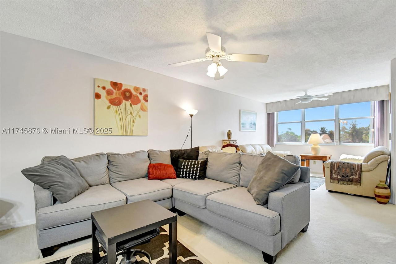 Real estate property located at 10456 24th Pl #209, Broward, Sunrise Lakes 210 Condo, Sunrise, FL