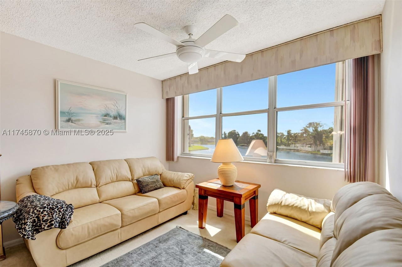 Real estate property located at 10456 24th Pl #209, Broward, Sunrise Lakes 210 Condo, Sunrise, FL