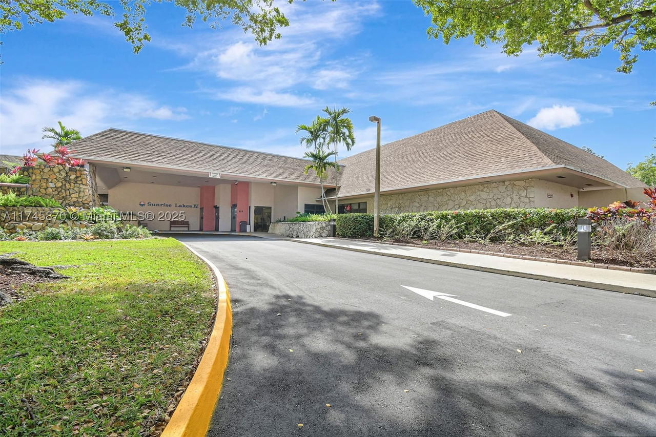 Real estate property located at 10456 24th Pl #209, Broward, Sunrise Lakes 210 Condo, Sunrise, FL