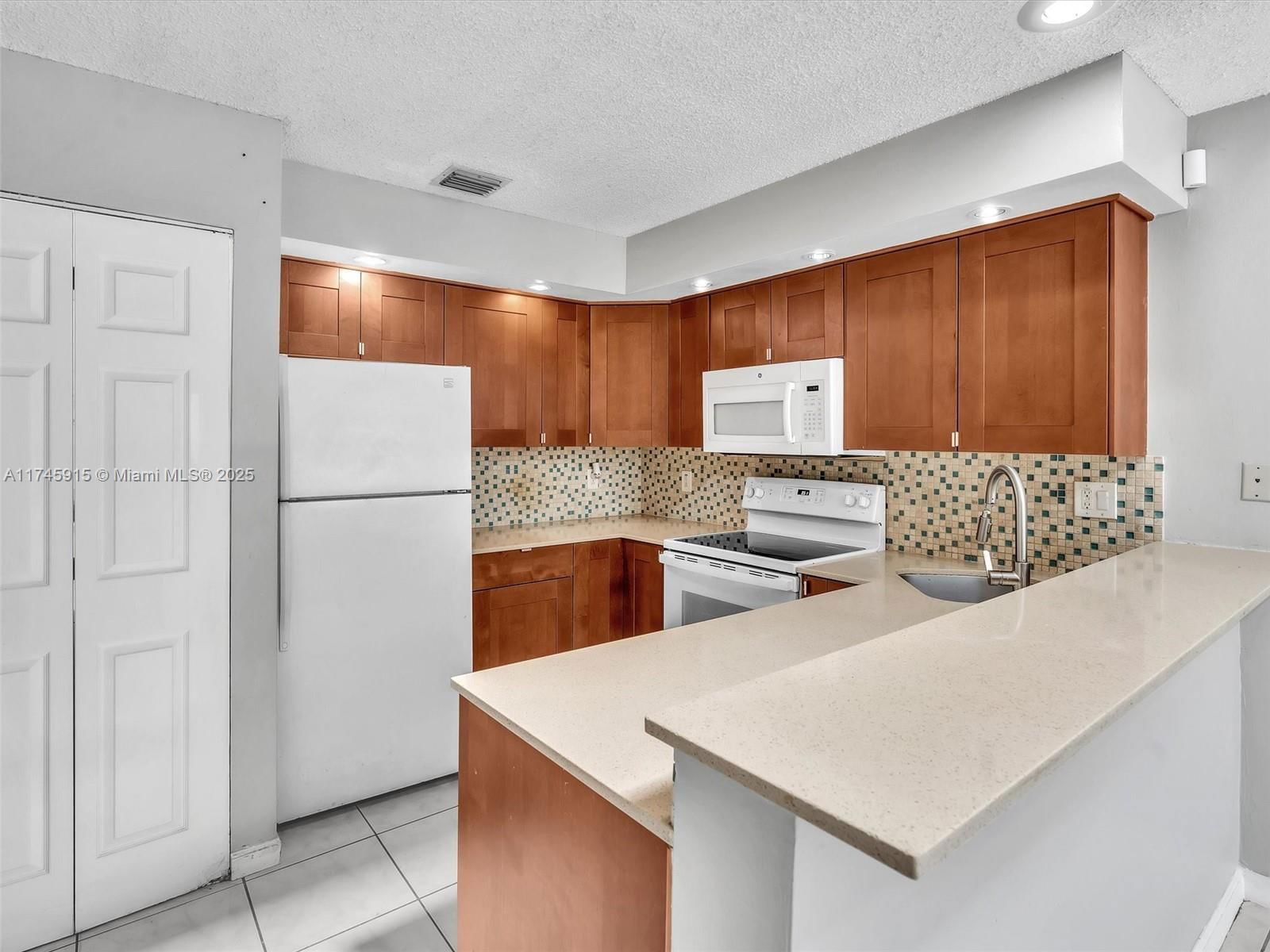 Real estate property located at 1836 Racquet Ct #1836, Broward, Rock Island Land Corp, North Lauderdale, FL