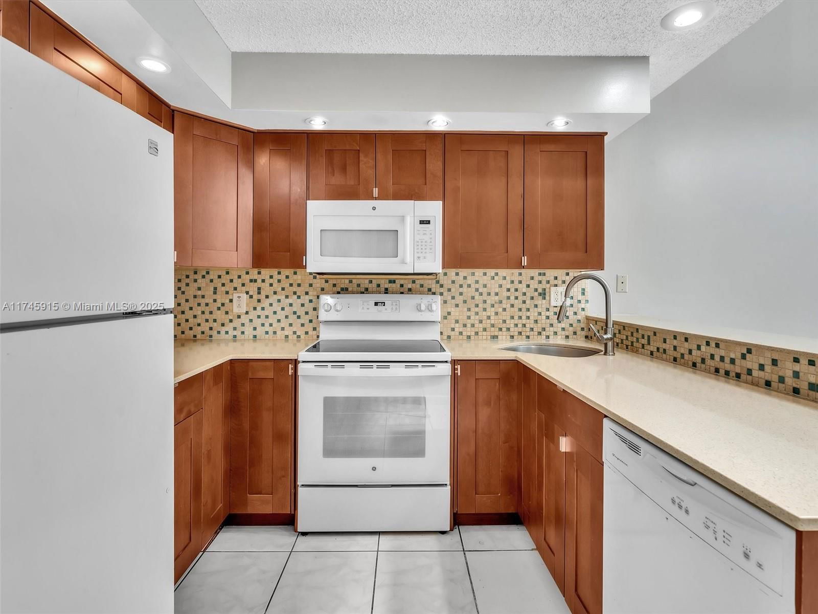 Real estate property located at 1836 Racquet Ct #1836, Broward, Rock Island Land Corp, North Lauderdale, FL