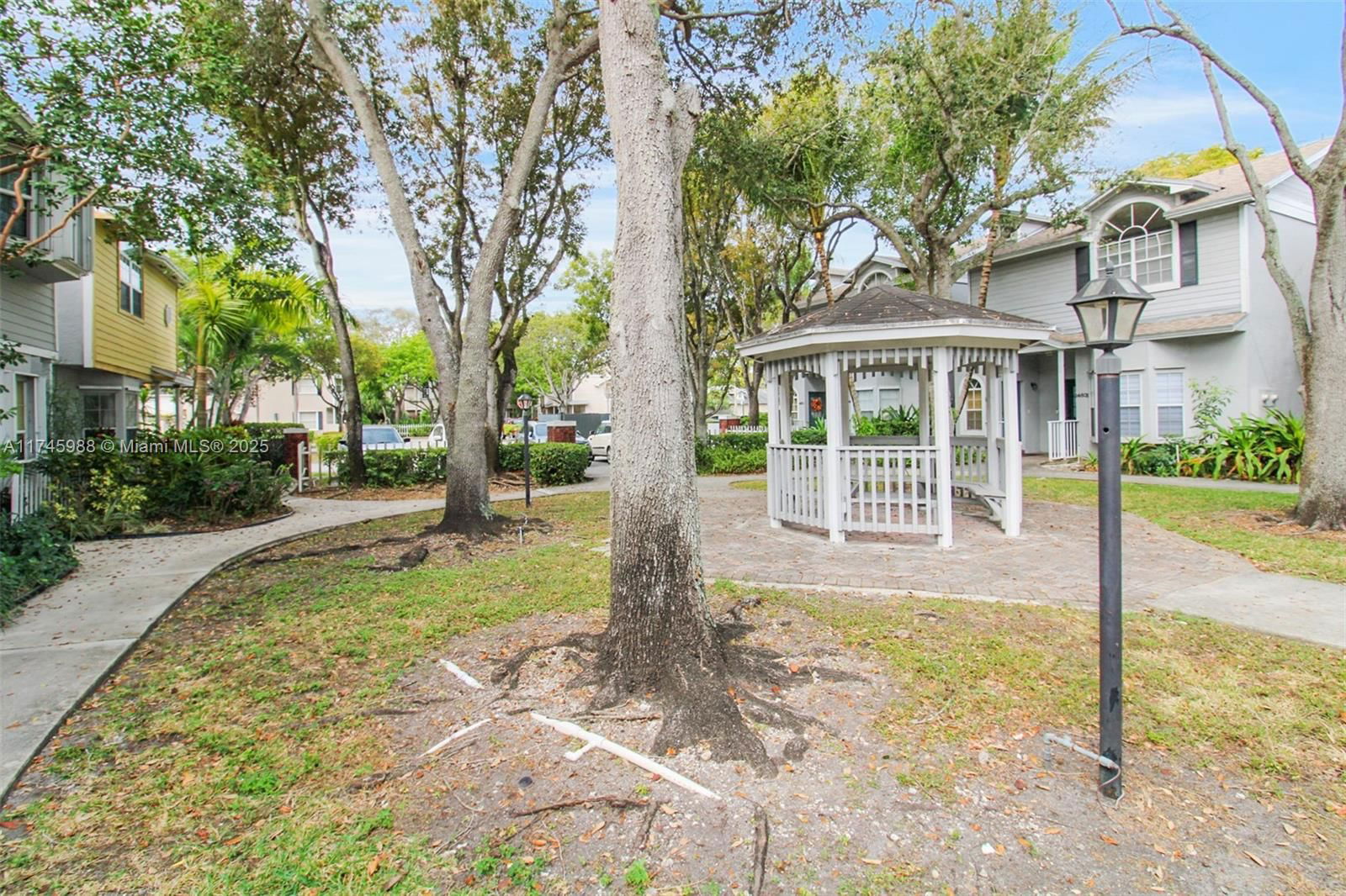 Real estate property located at 14619 122nd Pl, Miami-dade, Deerwood Villas Sec 3 Rep, Miami, FL