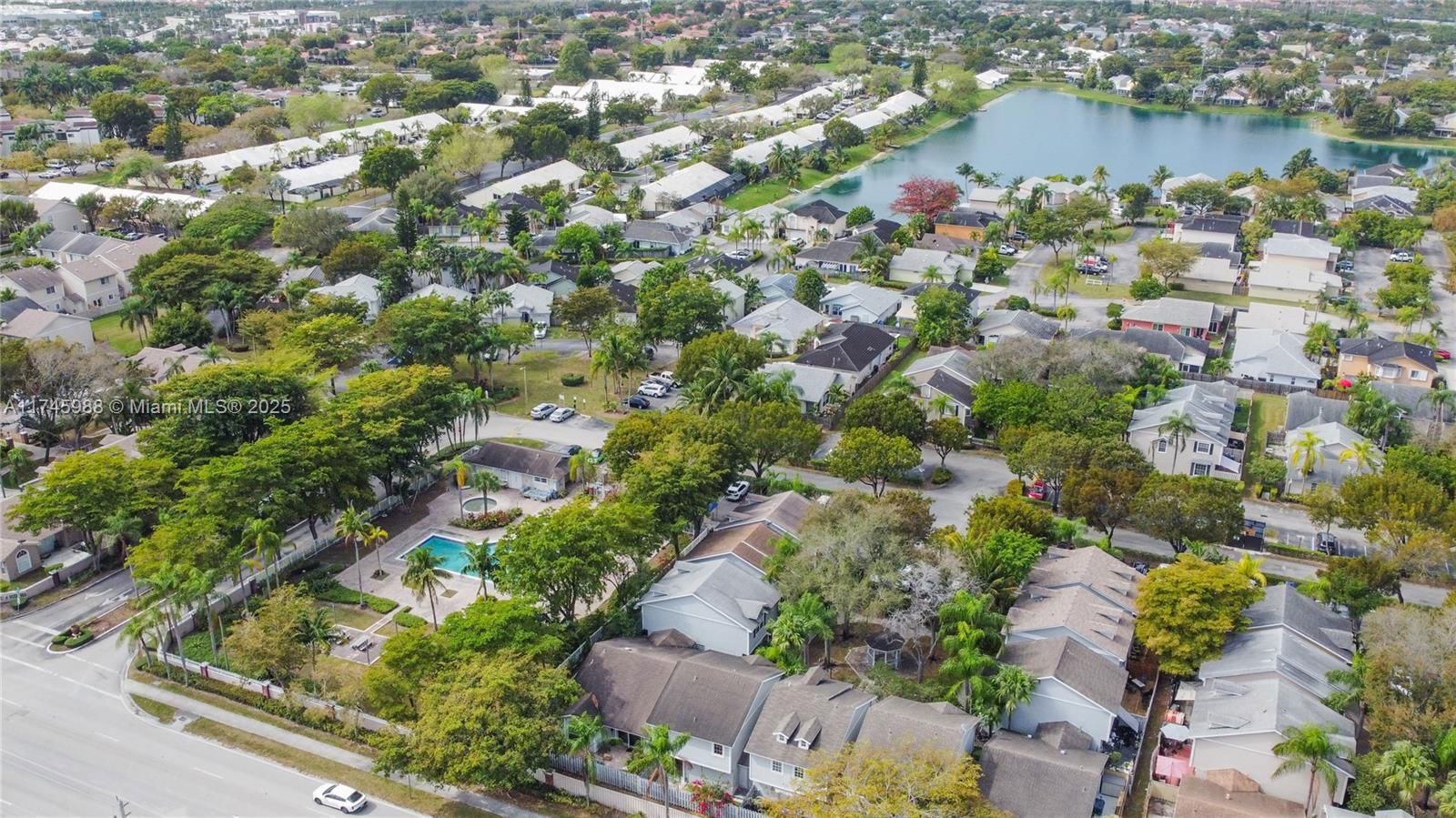 Real estate property located at 14619 122nd Pl, Miami-dade, Deerwood Villas Sec 3 Rep, Miami, FL
