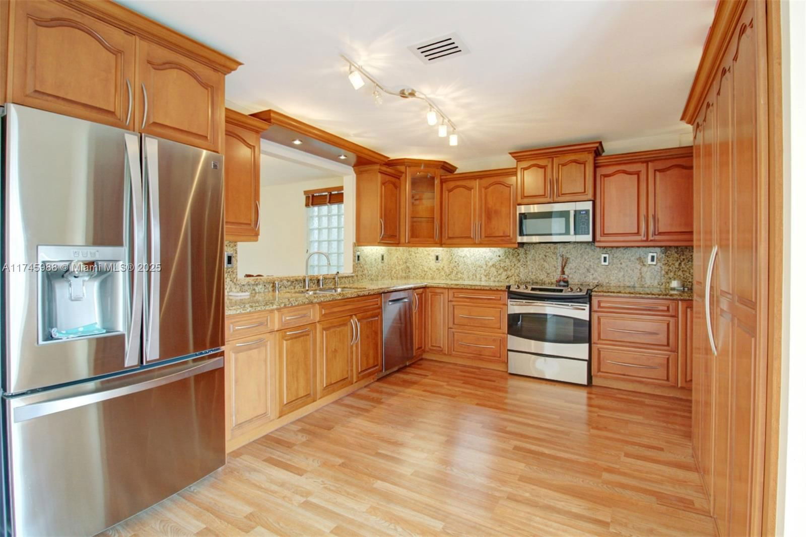Real estate property located at 14619 122nd Pl, Miami-dade, Deerwood Villas Sec 3 Rep, Miami, FL
