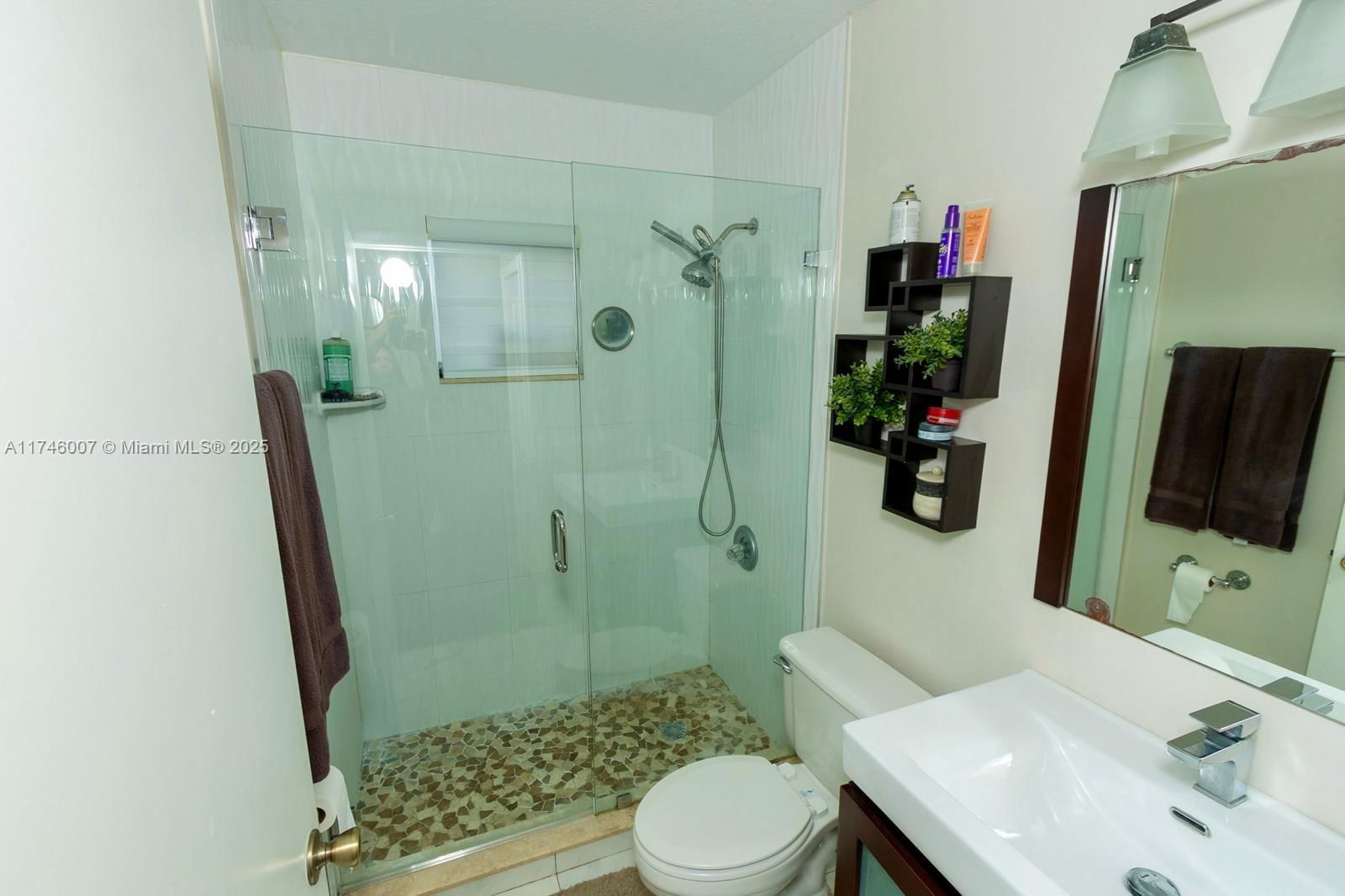 Real estate property located at 15231 177th Ter, Miami-dade, Majestic Estates, Miami, FL