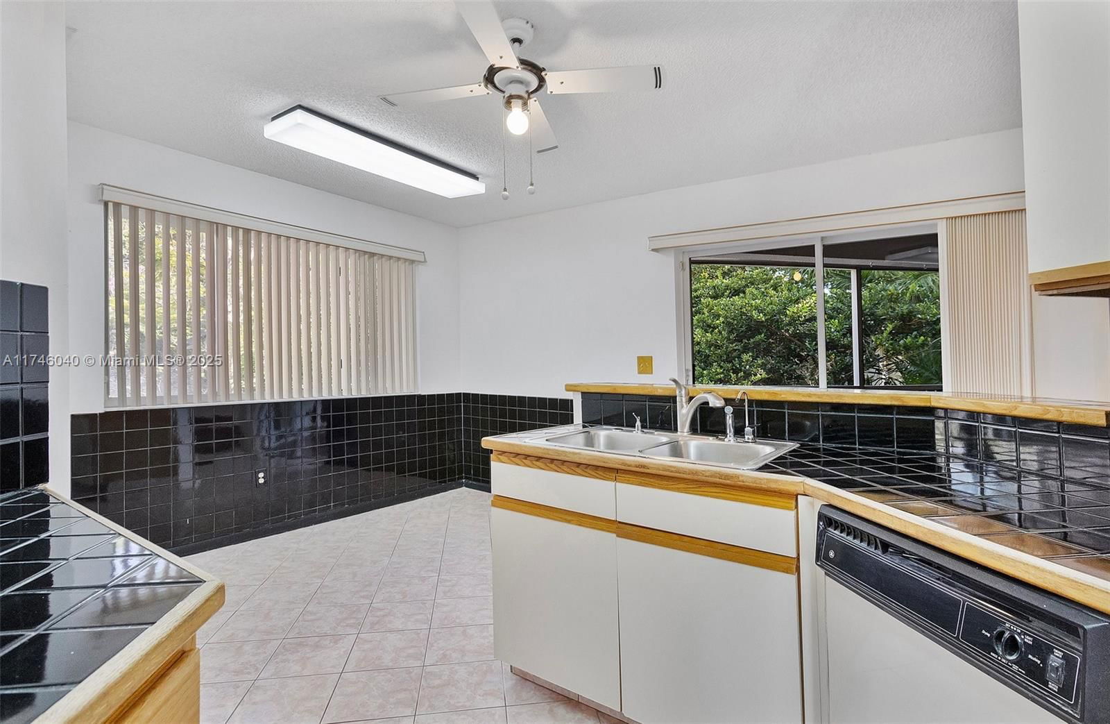 Real estate property located at 970 93rd Ave #970, Broward, Parc Court Condo, Plantation, FL