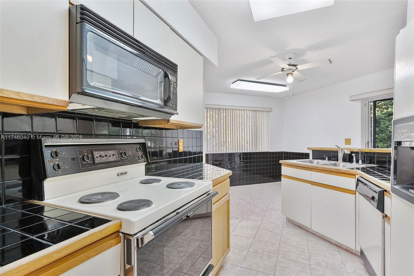 Real estate property located at 970 93rd Ave #970, Broward, Parc Court Condo, Plantation, FL