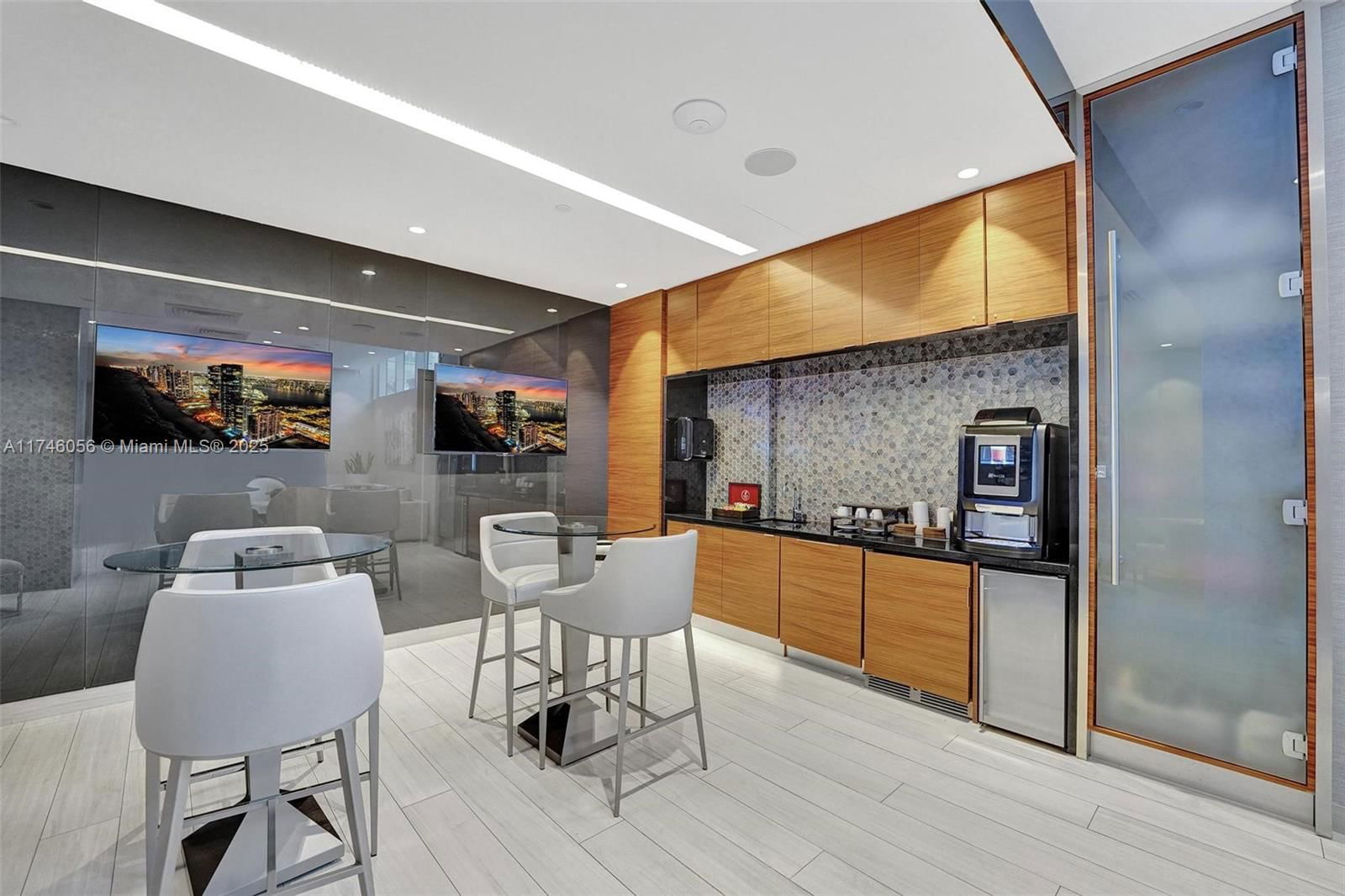 Real estate property located at 701 Fort Lauderdale Beach Blvd #805, Broward, 660, Fort Lauderdale, FL