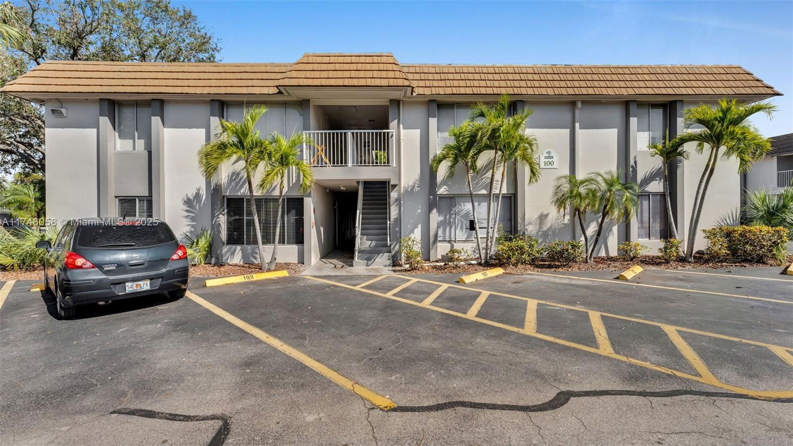 Real estate property located at 1830 Maravilla Ave. #103, Lee, Green Tree Village, Fort Myers, FL