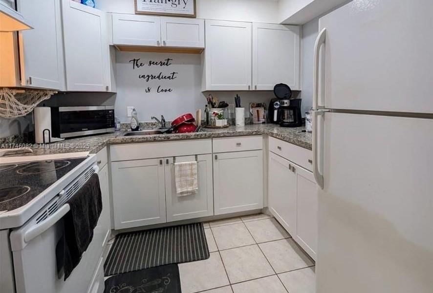Real estate property located at 1830 Maravilla Ave. #701, Lee, Green Tee Village, Fort Myers, FL