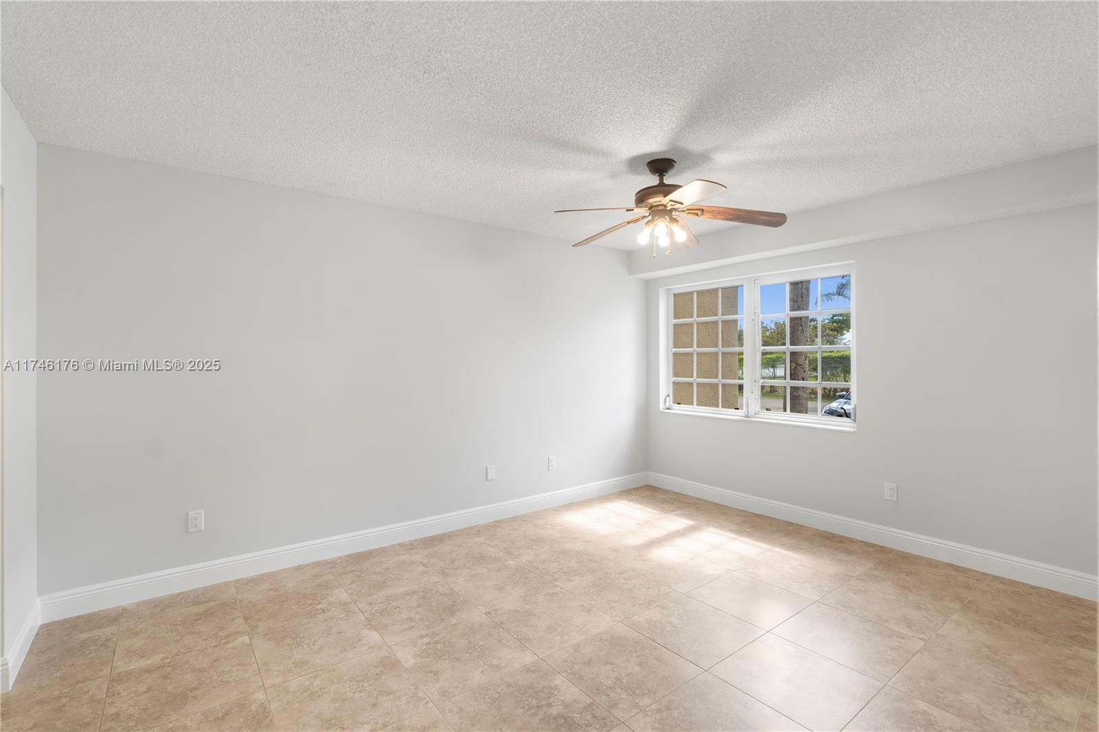 Real estate property located at 21133 85th Ave #103, Miami-dade, Cove Condo Phase Ii, The, Cutler Bay, FL