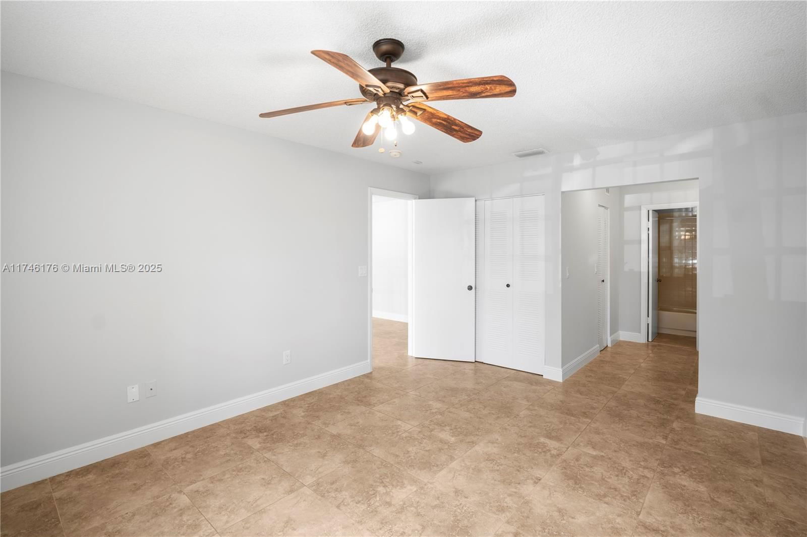 Real estate property located at 21133 85th Ave #103, Miami-dade, Cove Condo Phase Ii, The, Cutler Bay, FL