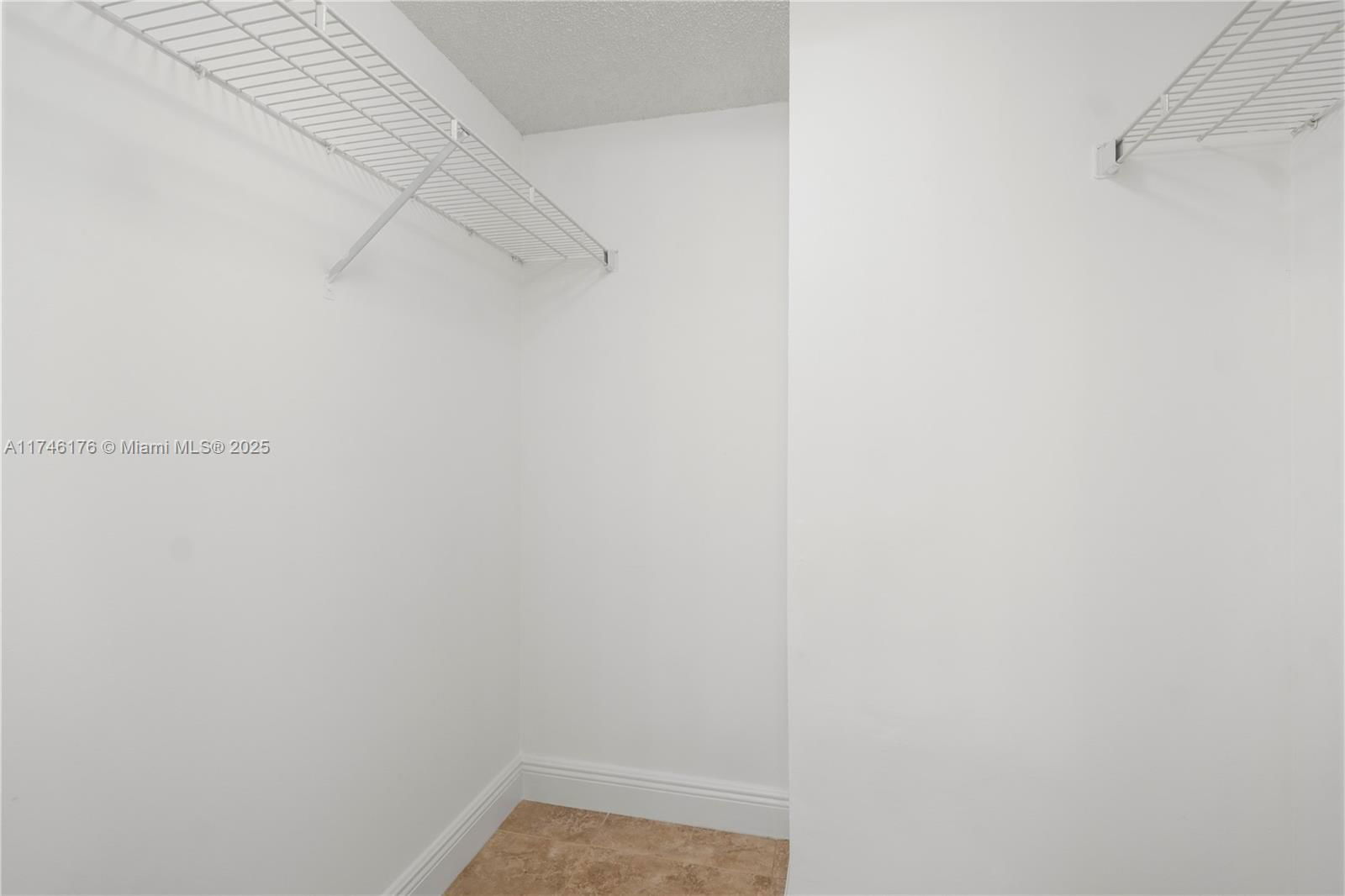 Real estate property located at 21133 85th Ave #103, Miami-dade, Cove Condo Phase Ii, The, Cutler Bay, FL