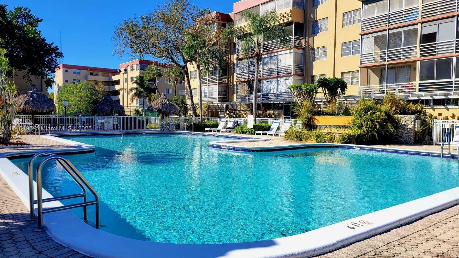 Real estate property located at 406 68th Ave #304, Broward, Polynesian Gardens Condom, Plantation, FL