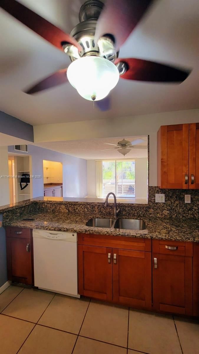 Real estate property located at 406 68th Ave #304, Broward, Polynesian Gardens Condom, Plantation, FL