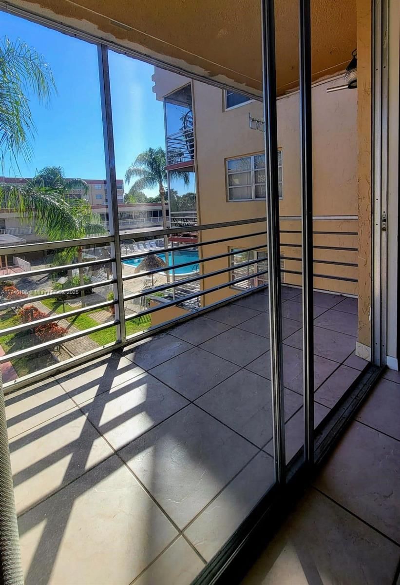 Real estate property located at 406 68th Ave #304, Broward, Polynesian Gardens Condom, Plantation, FL
