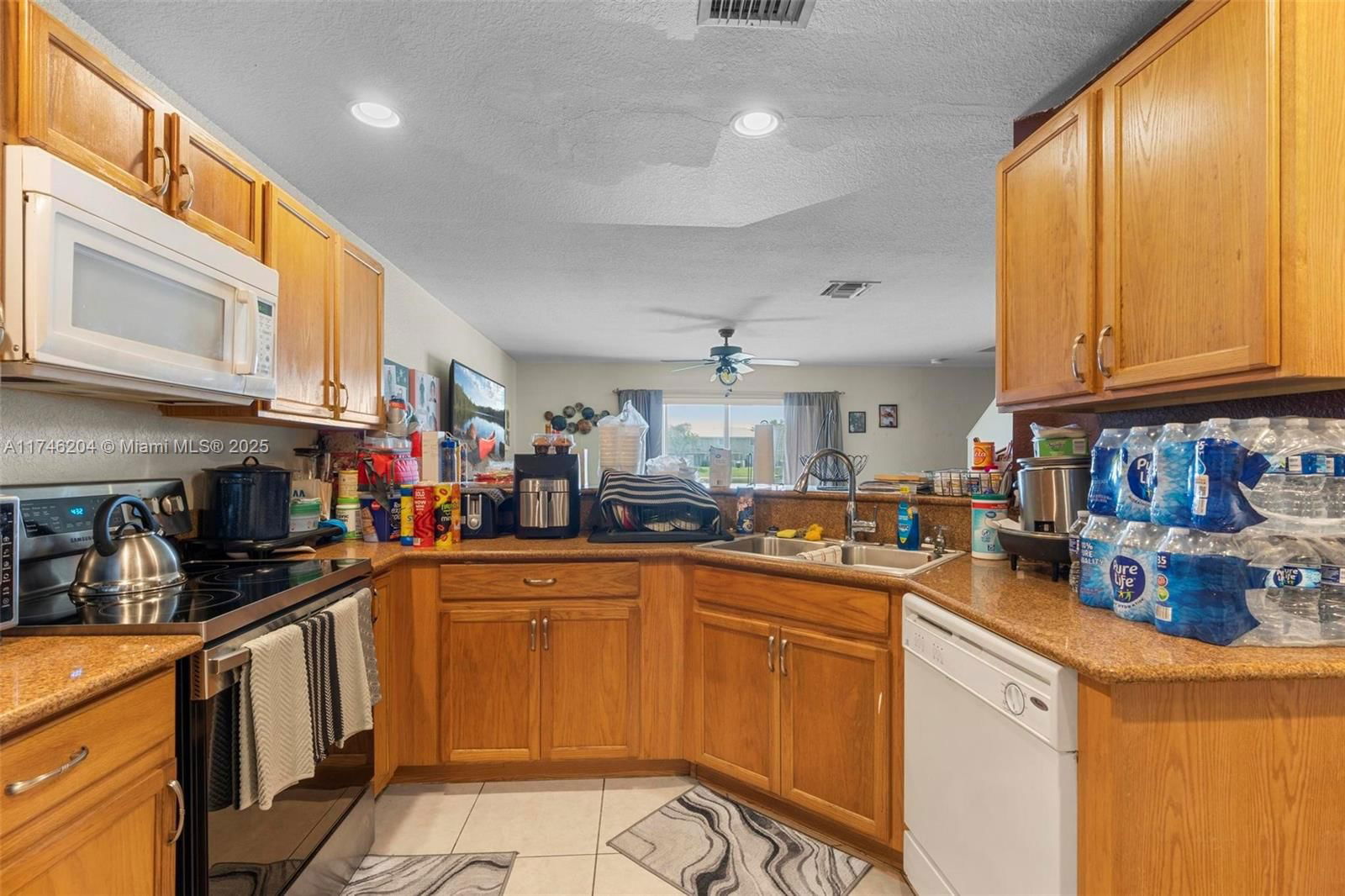 Real estate property located at 8988 Chambers St #8988, Broward, Hampton Hills, Tamarac, FL