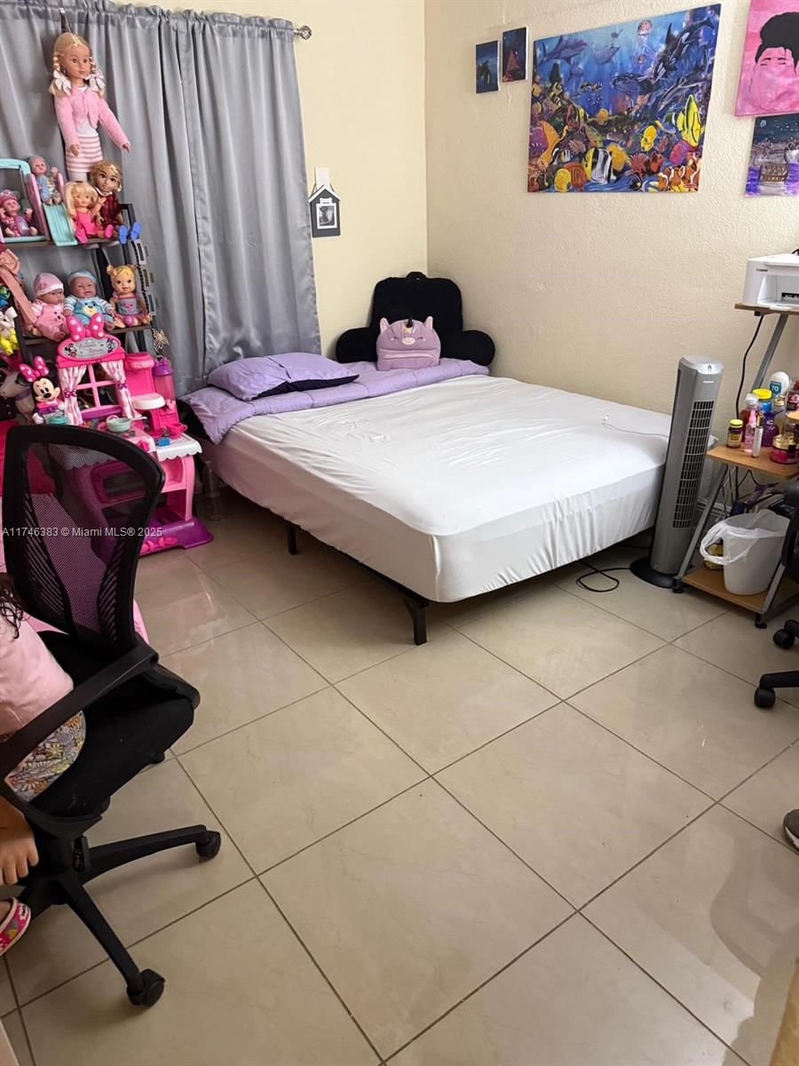 Real estate property located at 1000 28th St #8, Miami-dade, One-thousand West Condo, Hialeah, FL