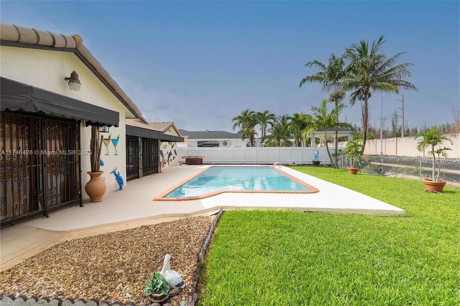 Real estate property located at 240 136th Pl, Miami-dade, University Park West Sec, Miami, FL