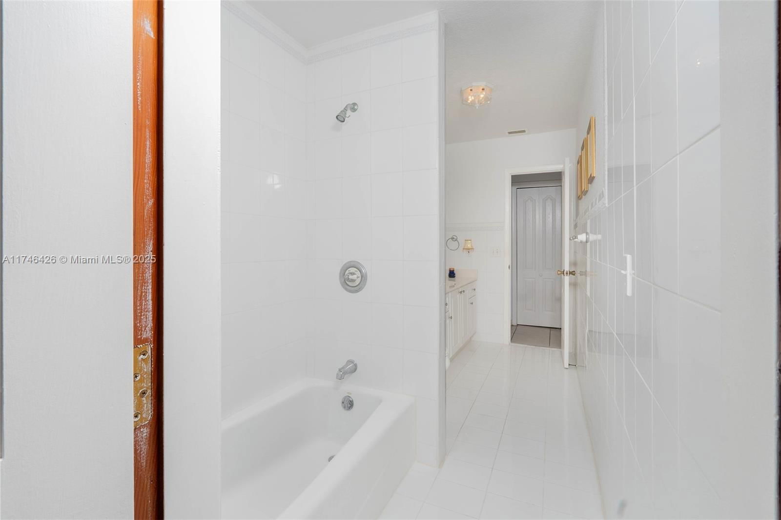 Real estate property located at 240 136th Pl, Miami-dade, University Park West Sec, Miami, FL