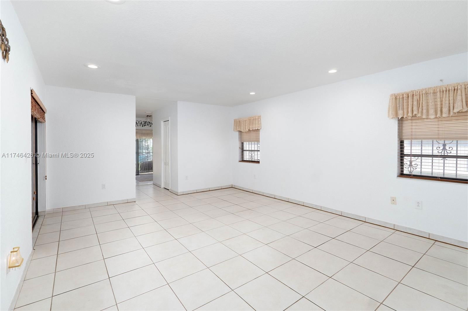 Real estate property located at 240 136th Pl, Miami-dade, University Park West Sec, Miami, FL