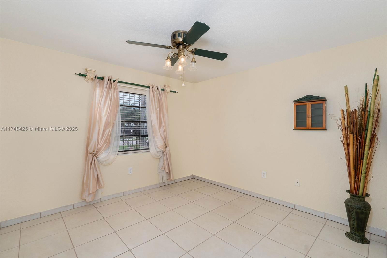 Real estate property located at 240 136th Pl, Miami-dade, University Park West Sec, Miami, FL