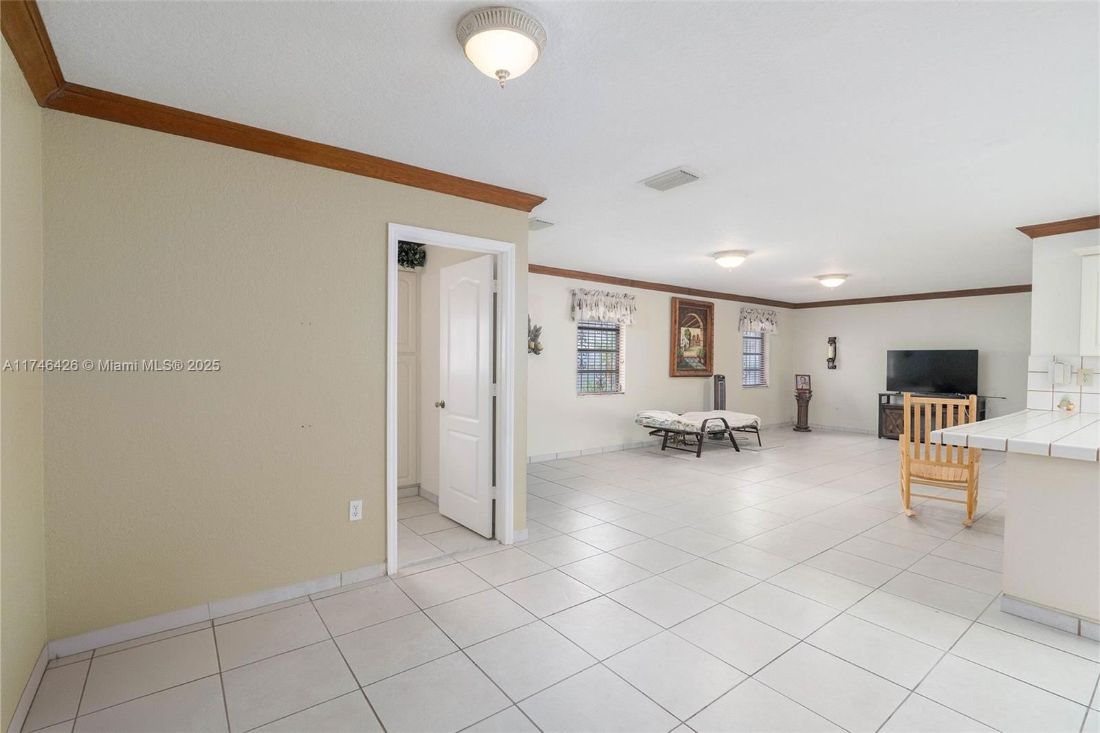 Real estate property located at 240 136th Pl, Miami-dade, University Park West Sec, Miami, FL